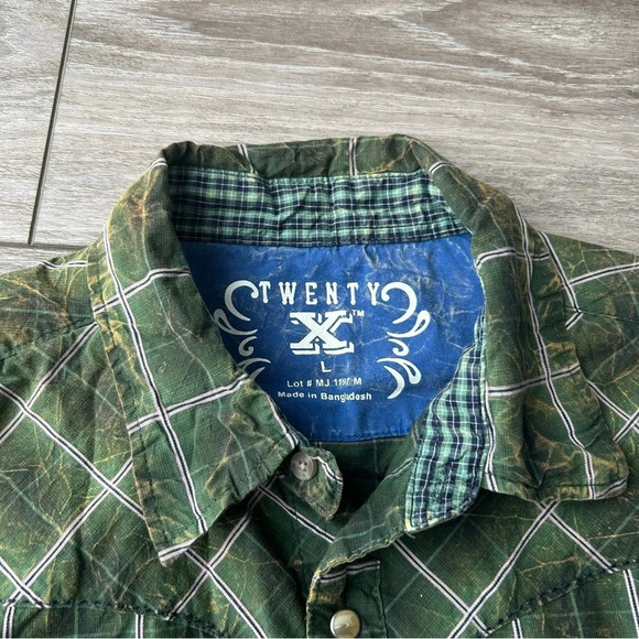 Twenty X Cotton Plaid Distressed Button Down Western Shirt - Picture 4 of 14